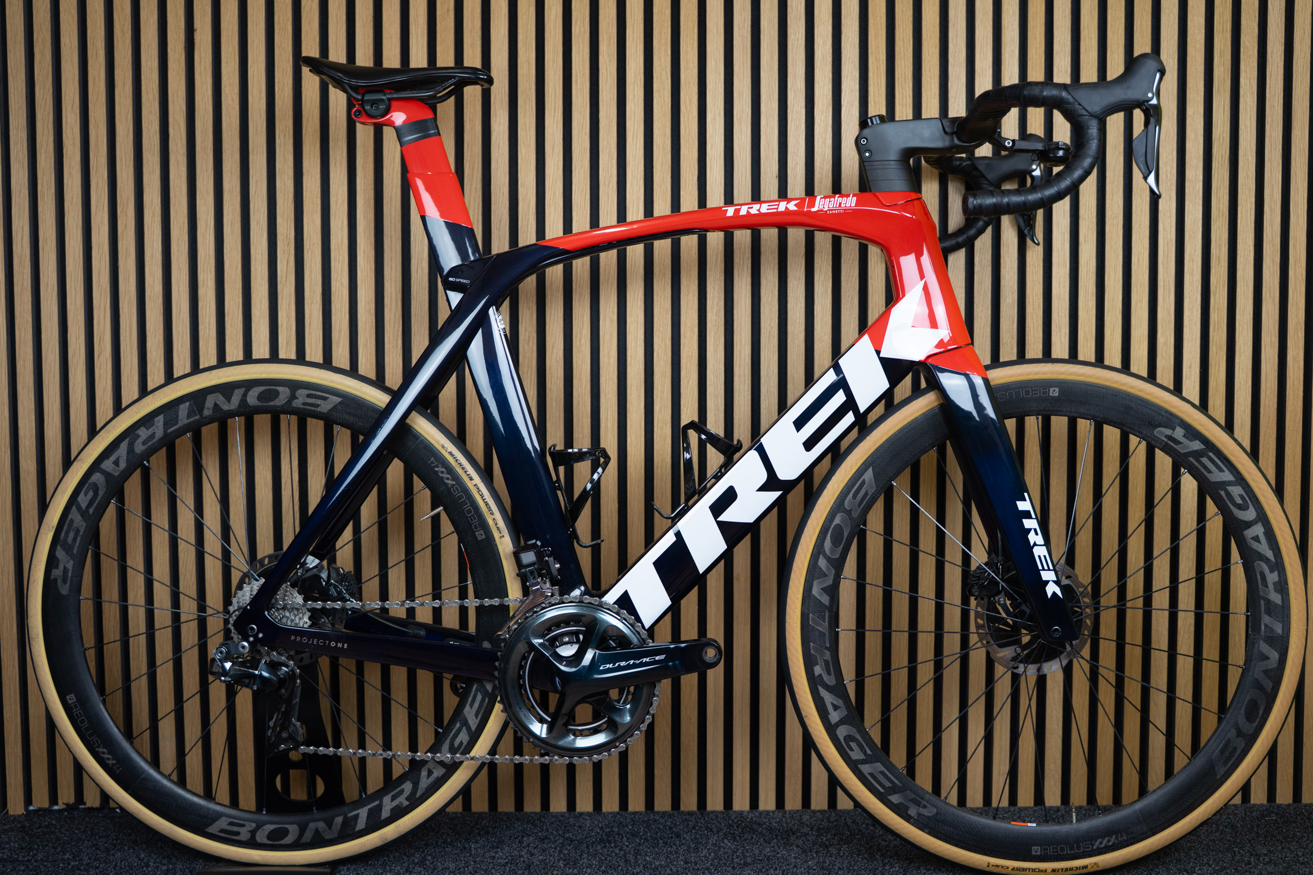Trek Madone SLR9 DISC 