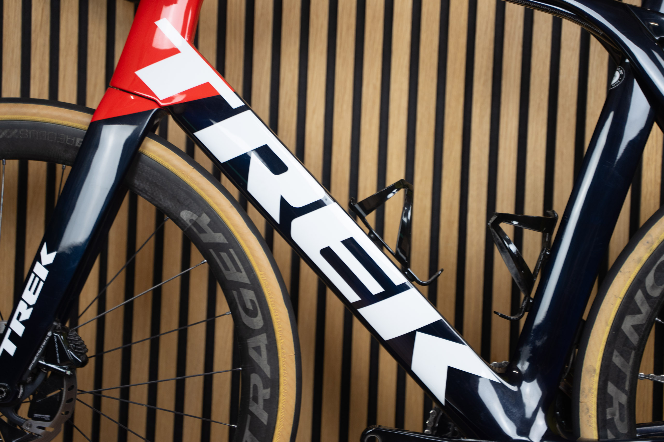 Trek Madone SLR9 DISC 